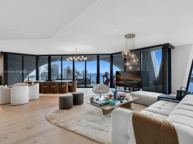 Продажа квартиры #2402 - фото 6409127