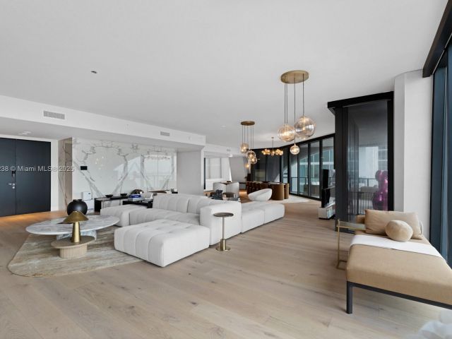 Продажа квартиры #2402 - фото 6409129