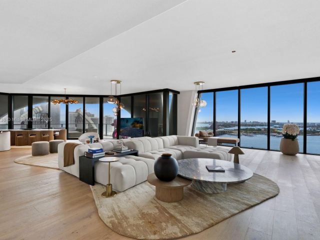 Продажа квартиры #2402 - фото 6409130