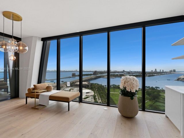 Продажа квартиры #2402 - фото 6409132