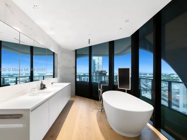 Продажа квартиры #2402 - фото 9057973