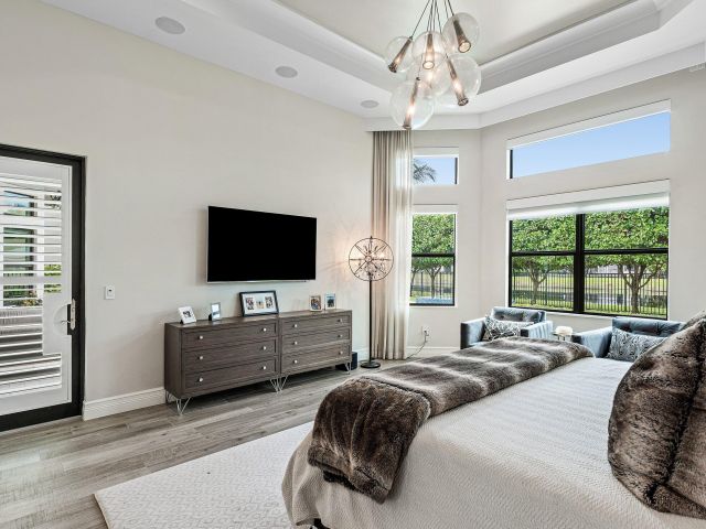 Продажа дома по адресу 9297 Tropez Lane - фото 6407430