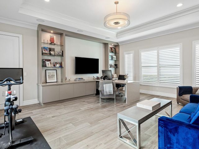 Продажа дома по адресу 9297 Tropez Lane - фото 6407434