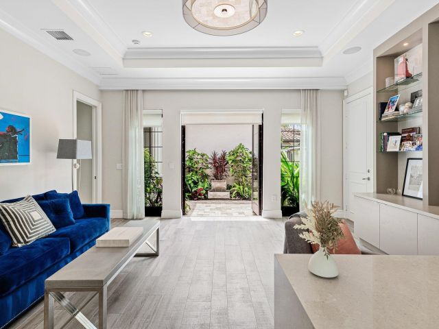 Продажа дома по адресу 9297 Tropez Lane - фото 6407435