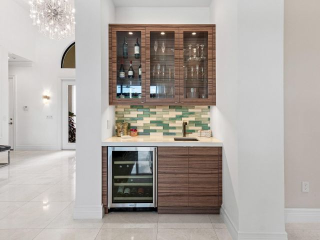 Продажа дома по адресу 9297 Tropez Lane - фото 6407441