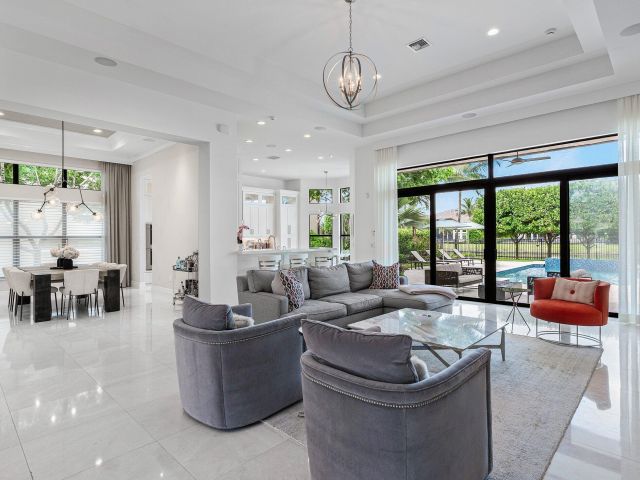 Продажа дома по адресу 9297 Tropez Lane - фото 6407443