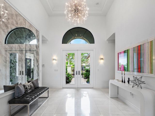 Продажа дома по адресу 9297 Tropez Lane - фото 6407445