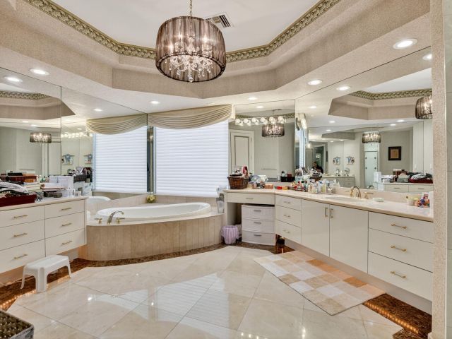 Продажа дома по адресу 6981 Lions Head Lane - фото 6409862