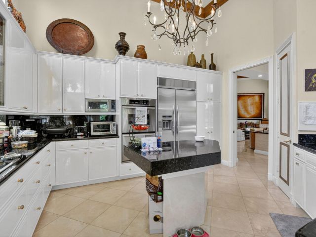 Продажа дома по адресу 6981 Lions Head Lane - фото 6409866