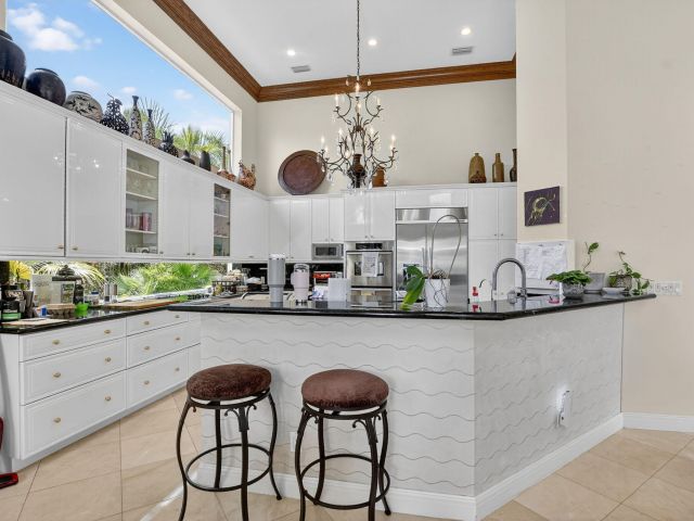 Продажа дома по адресу 6981 Lions Head Lane - фото 6409867