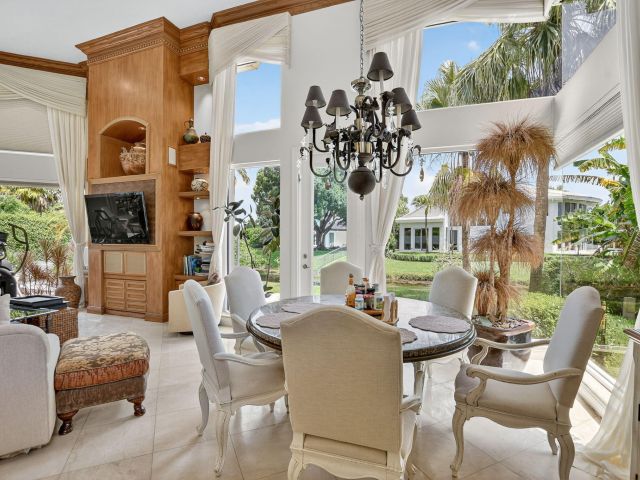 Продажа дома по адресу 6981 Lions Head Lane - фото 6409868