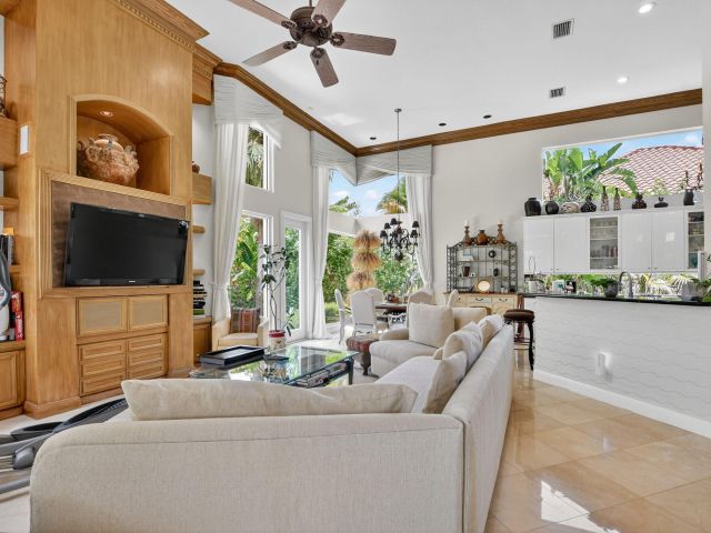 Продажа дома по адресу 6981 Lions Head Lane - фото 6409870