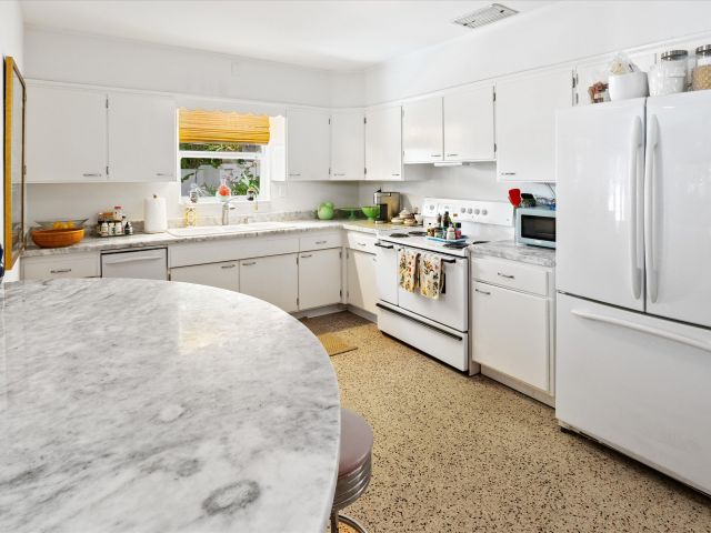 Дом в аренду по адресу 202 32nd Street - фото 6408644