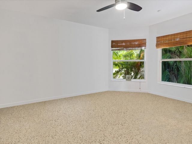 Дом в аренду по адресу 202 32nd Street - фото 6408646