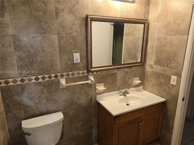 Дом в аренду по адресу 2359 N Wallen Dr - фото 7487296