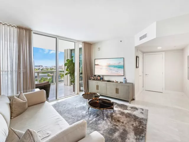 Продажа квартиры #1405 - фото 6411456