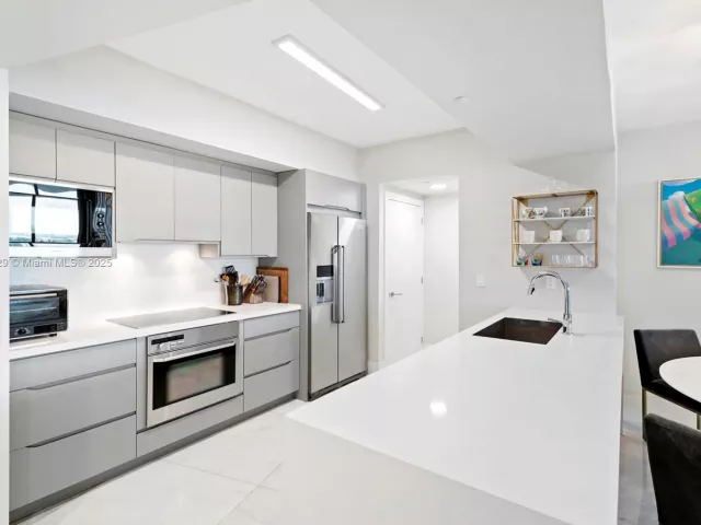 Продажа квартиры #1405 - фото 6411459