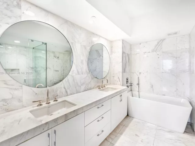 Продажа квартиры #1405 - фото 6411451