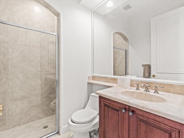 Продажа дома по адресу 16251 Bristol Pointe Drive - фото 6410620