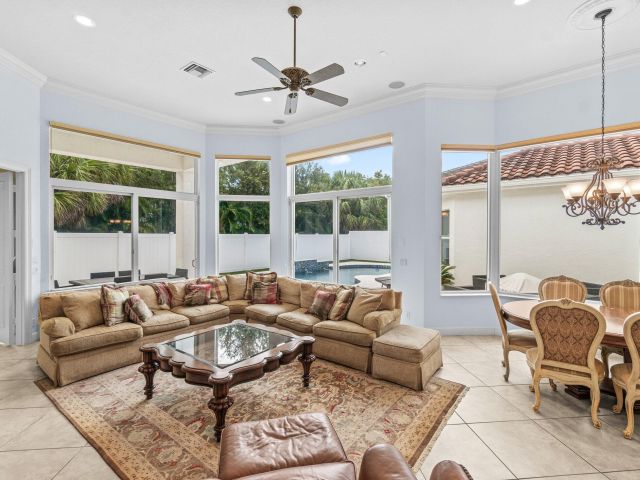 Продажа дома по адресу 16251 Bristol Pointe Drive - фото 6410623