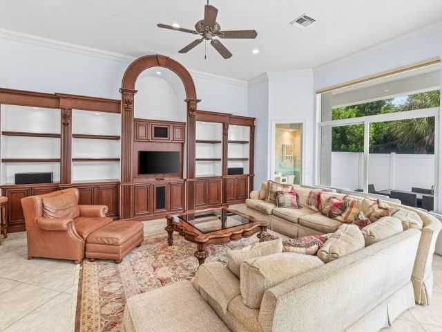 Продажа дома по адресу 16251 Bristol Pointe Drive - фото 6410624