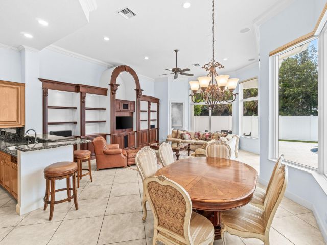 Продажа дома по адресу 16251 Bristol Pointe Drive - фото 6410625