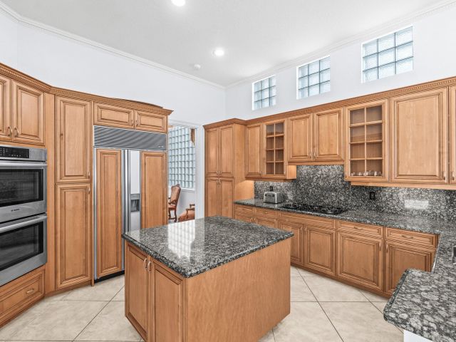 Продажа дома по адресу 16251 Bristol Pointe Drive - фото 6410630