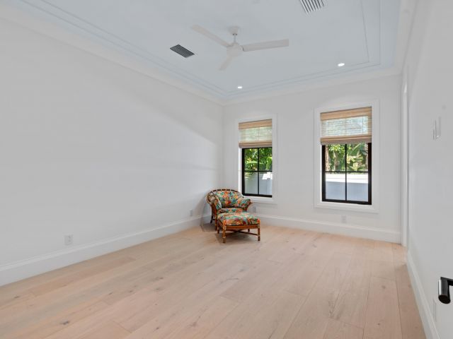 Продажа дома по адресу 502 Gardenia Terrace - фото 6436054