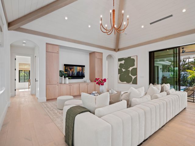 Продажа дома по адресу 502 Gardenia Terrace - фото 6436067