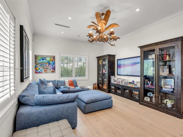 Продажа дома по адресу 285 W Enid Dr - фото 6410968