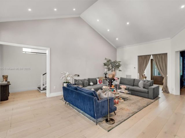 Продажа дома по адресу 285 W Enid Dr - фото 6410975