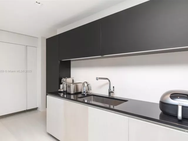 Продажа квартиры #3502 - фото 6414483