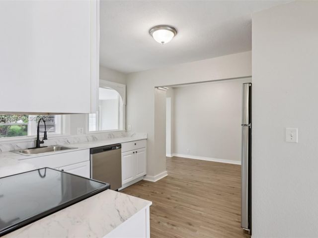 Продажа дома по адресу 11382 N 59th St N - фото 7487274