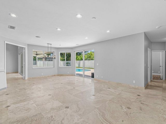 Дом в аренду по адресу 2875 NW 29th Drive - фото 6755029