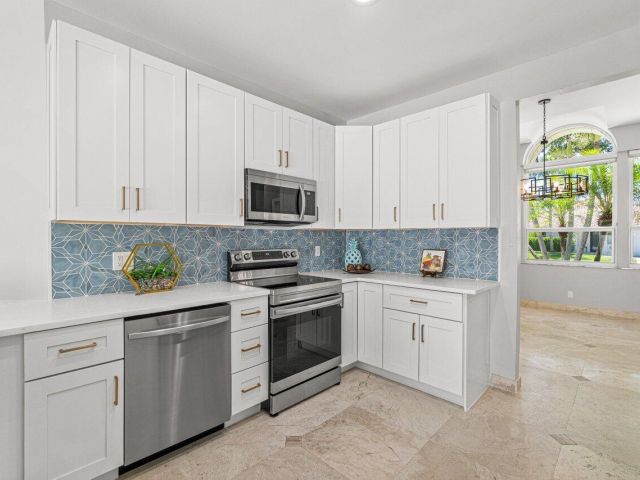 Дом в аренду по адресу 2875 NW 29th Drive - фото 6755031