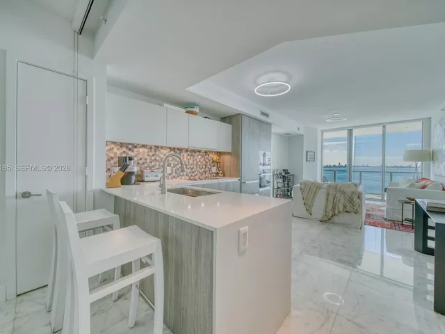 Продажа квартиры #405 - фото 6417577