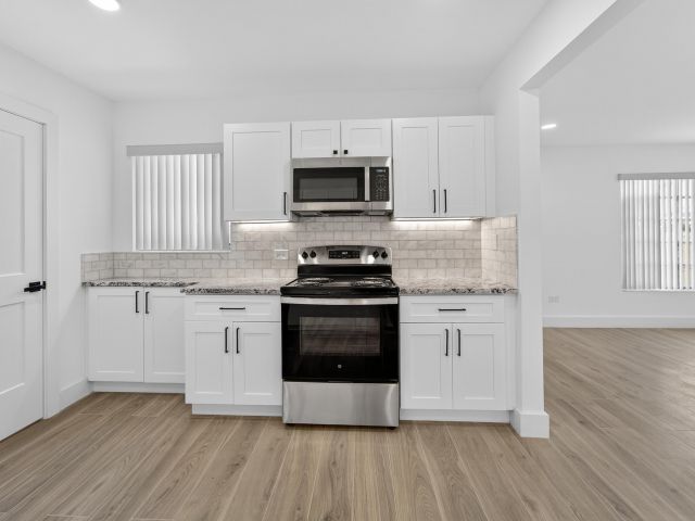 Дом в аренду по адресу 326 191st Street - фото 6415313