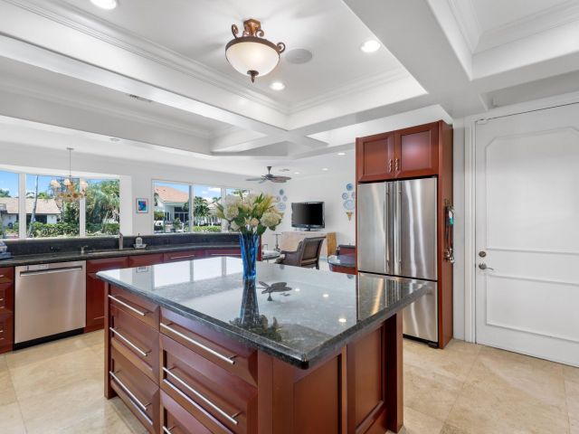 Продажа дома по адресу 917 Iris Drive - фото 6433982