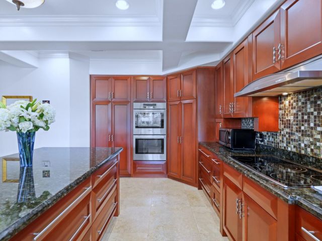 Продажа дома по адресу 917 Iris Drive - фото 6433983