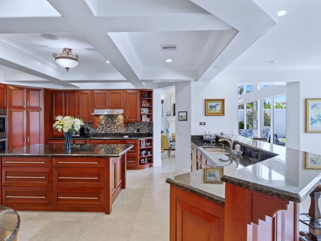 Продажа дома по адресу 917 Iris Drive - фото 6433985