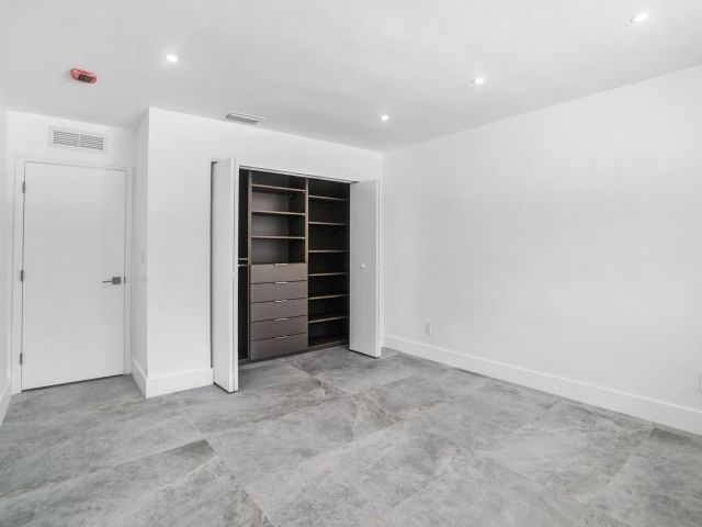 Продажа дома по адресу 1860 NE 199th Street - фото 6437373