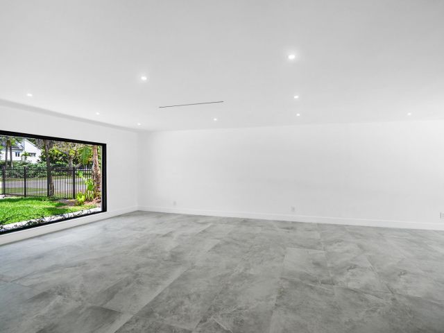 Продажа дома по адресу 1860 NE 199th Street - фото 6437380