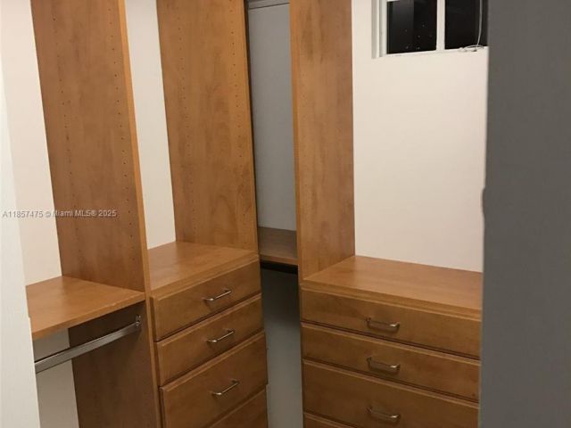 Продажа дома по адресу 2821 NE 185th St 408 - фото 6426609