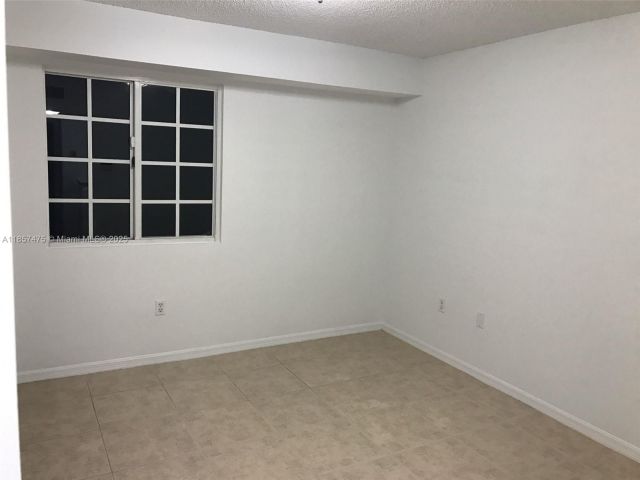 Продажа дома по адресу 2821 NE 185th St 408 - фото 6426613