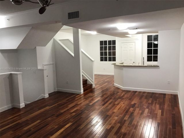 Продажа дома по адресу 2821 NE 185th St 408 - фото 6426626