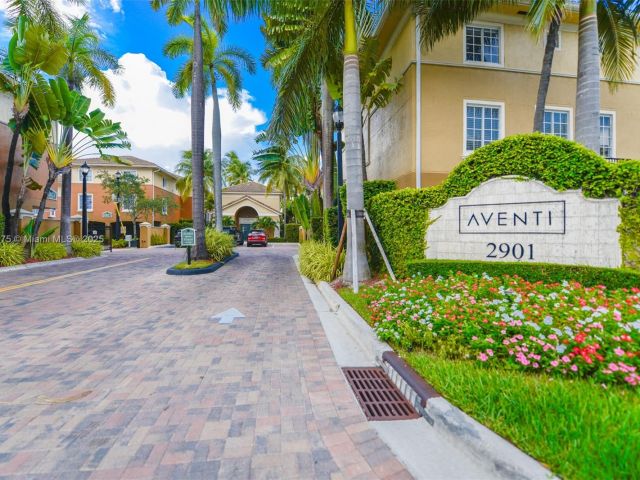 Продажа дома по адресу 2821 NE 185th St 408 - фото 6426628