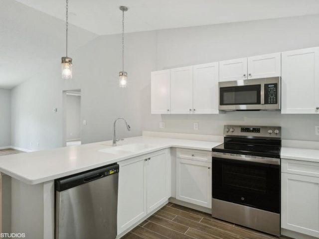 Продажа дома по адресу 636 35th Street - фото 6814029