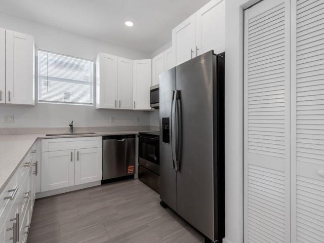 Дом в аренду по адресу 3771 Saginaw Avenue - фото 6445371