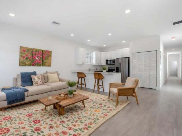 Дом в аренду по адресу 3771 Saginaw Avenue - фото 6445377