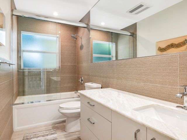 Продажа дома по адресу 831 Dover Street - фото 6416177